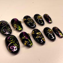 Load image into Gallery viewer, Claddagh Chrome Luxury Press on Nails