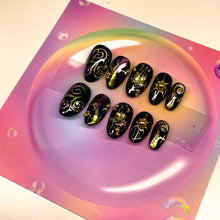 Load image into Gallery viewer, Claddagh Chrome Luxury Press on Nails