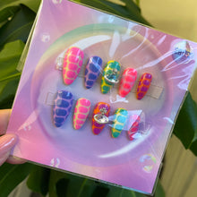 Load image into Gallery viewer, READY TO SHIP: ‘VIVI’ Press On Nails - Size Small Medium Almond