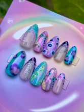 Load image into Gallery viewer, Thermochromatic- 3D Colour Changing Luxury Press On Nail Set - Nail art Collection / chrome silver multicolour iridescent abstract