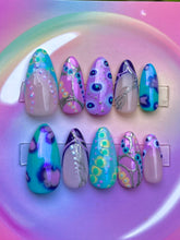Load image into Gallery viewer, Thermochromatic- 3D Colour Changing Luxury Press On Nail Set - Nail art Collection / chrome silver multicolour iridescent abstract
