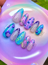 Load image into Gallery viewer, Thermochromatic- 3D Colour Changing Luxury Press On Nail Set - Nail art Collection / chrome silver multicolour iridescent abstract