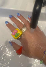 Load image into Gallery viewer, ‘Pearl Waves’- Luxury Press-On Nails set / Deluxe Collection 021