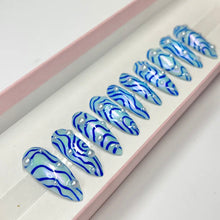 Load image into Gallery viewer, ‘Pearl Waves’- Luxury Press-On Nails set / Deluxe Collection 021