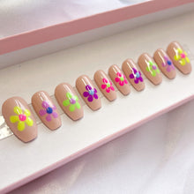 Load image into Gallery viewer, Oops-a-Daisy - Luxury Press On Nails - Colourpop Collection 011