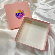 Load image into Gallery viewer, Pink Square Dazey Gift Box for Nails