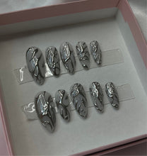 Load image into Gallery viewer, Chroma - Metallic Silver Abstract Luxury Press On Nail Set - Colourpop Collection Chrome