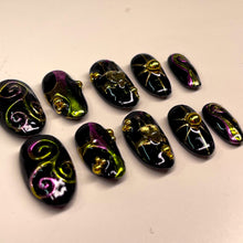 Load image into Gallery viewer, Claddagh Chrome Luxury Press on Nails
