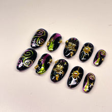 Load image into Gallery viewer, Claddagh Chrome Luxury Press on Nails
