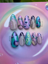 Load image into Gallery viewer, Thermochromatic- 3D Colour Changing Luxury Press On Nail Set - Nail art Collection / chrome silver multicolour iridescent abstract
