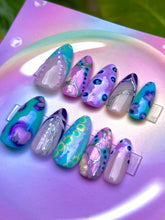 Load image into Gallery viewer, Thermochromatic- 3D Colour Changing Luxury Press On Nail Set - Nail art Collection / chrome silver multicolour iridescent abstract
